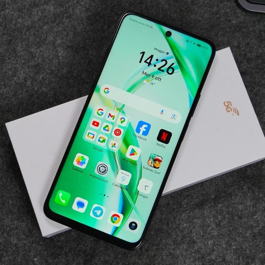 অনার ২০০ মোবাইল ডিসপ্লে